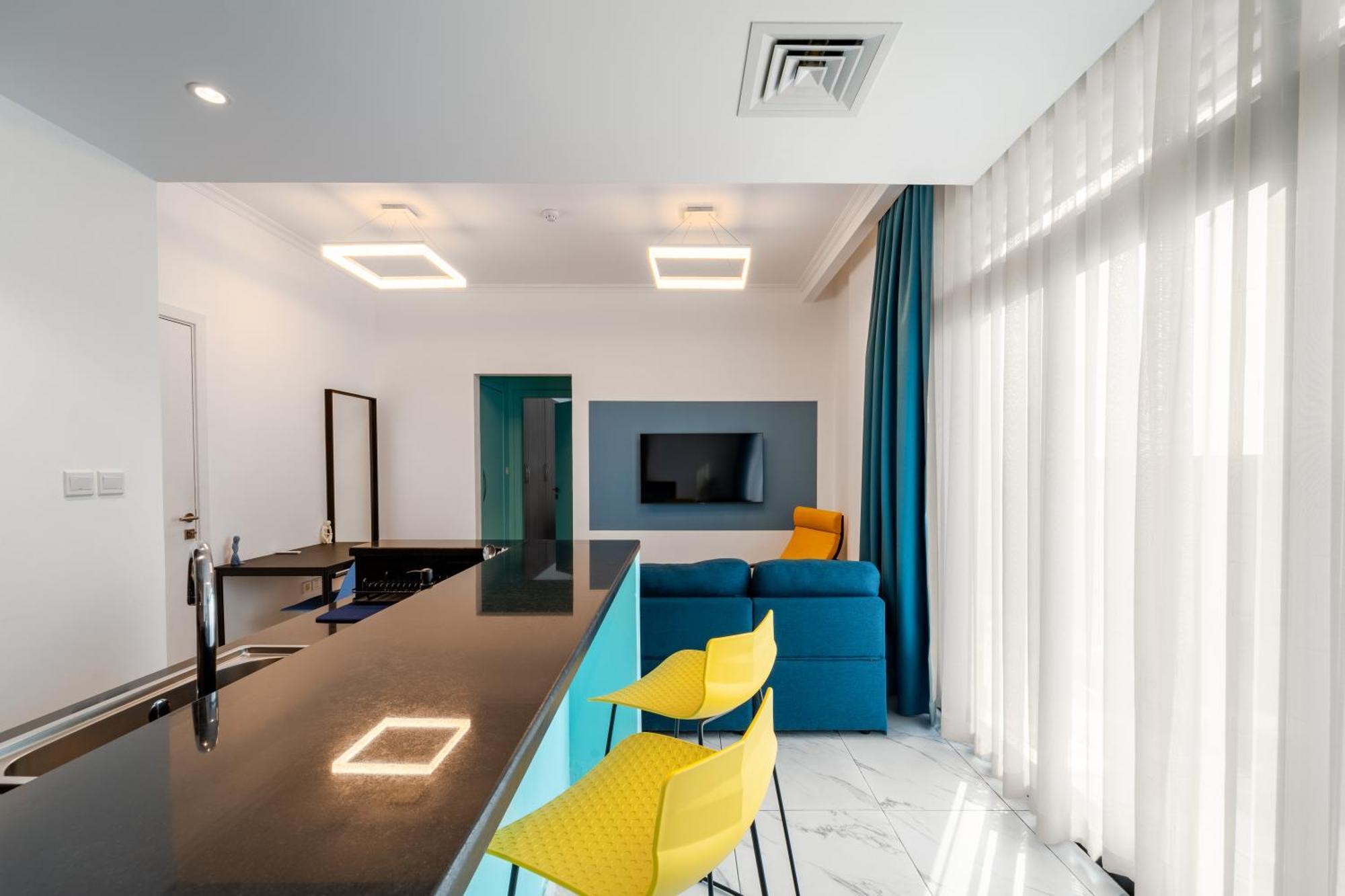 Апарт отель Izzzi Life Mint Дубай Экстерьер фото
